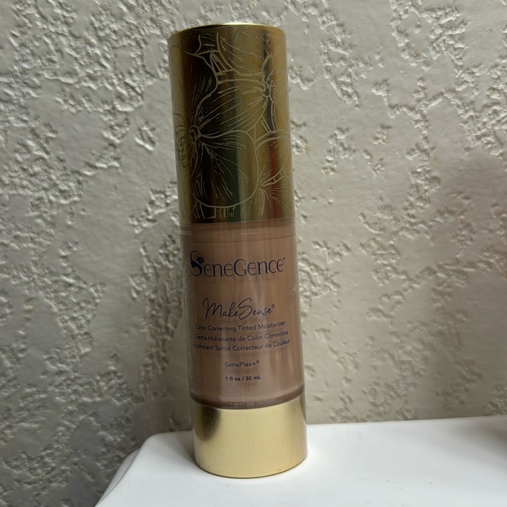 SeneGence make sense color correcting tinted moisturizer